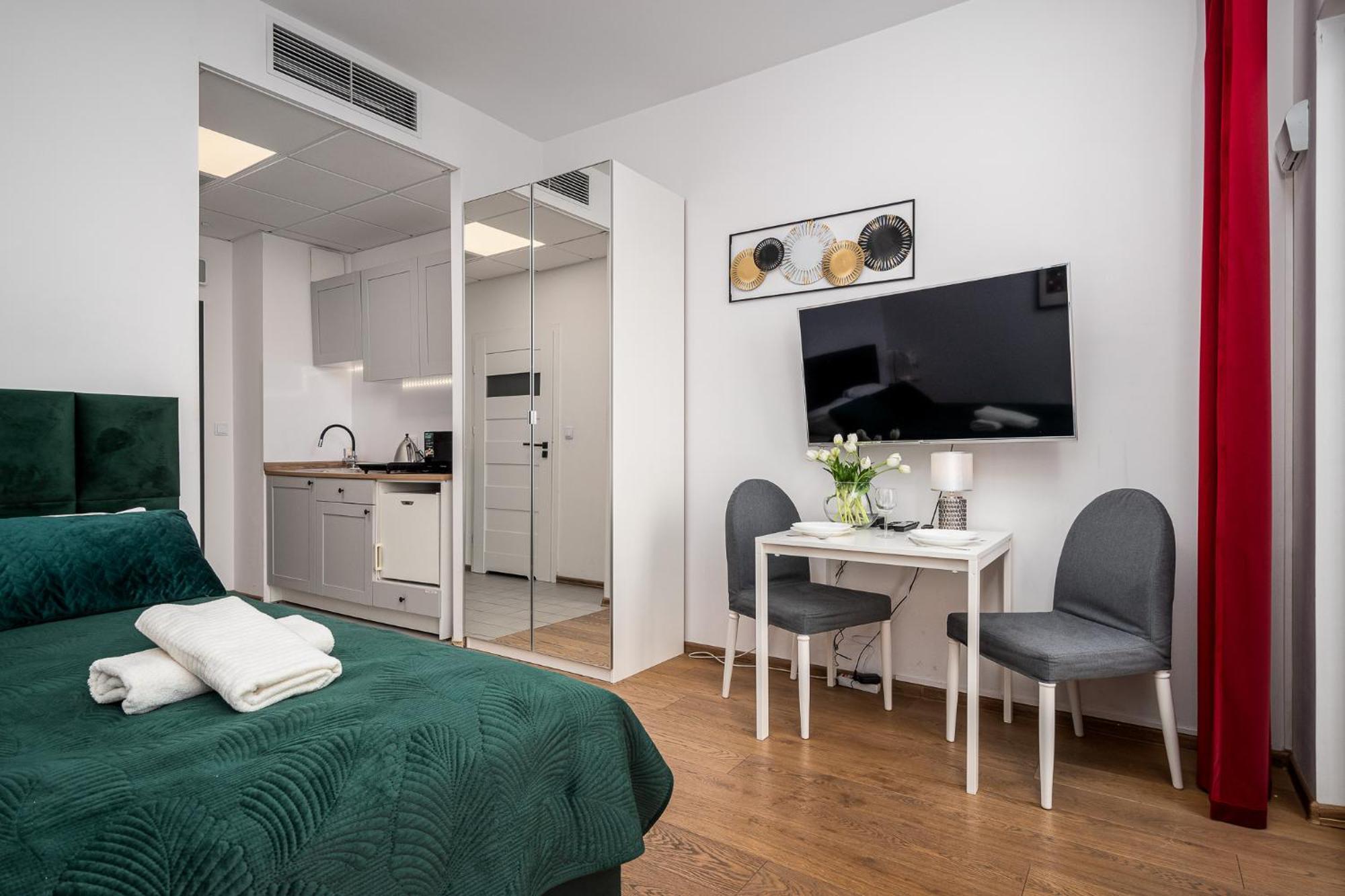 Prymasa Tysiaclecia 83A Free Garage By Perfect Apart Варшава Экстерьер фото