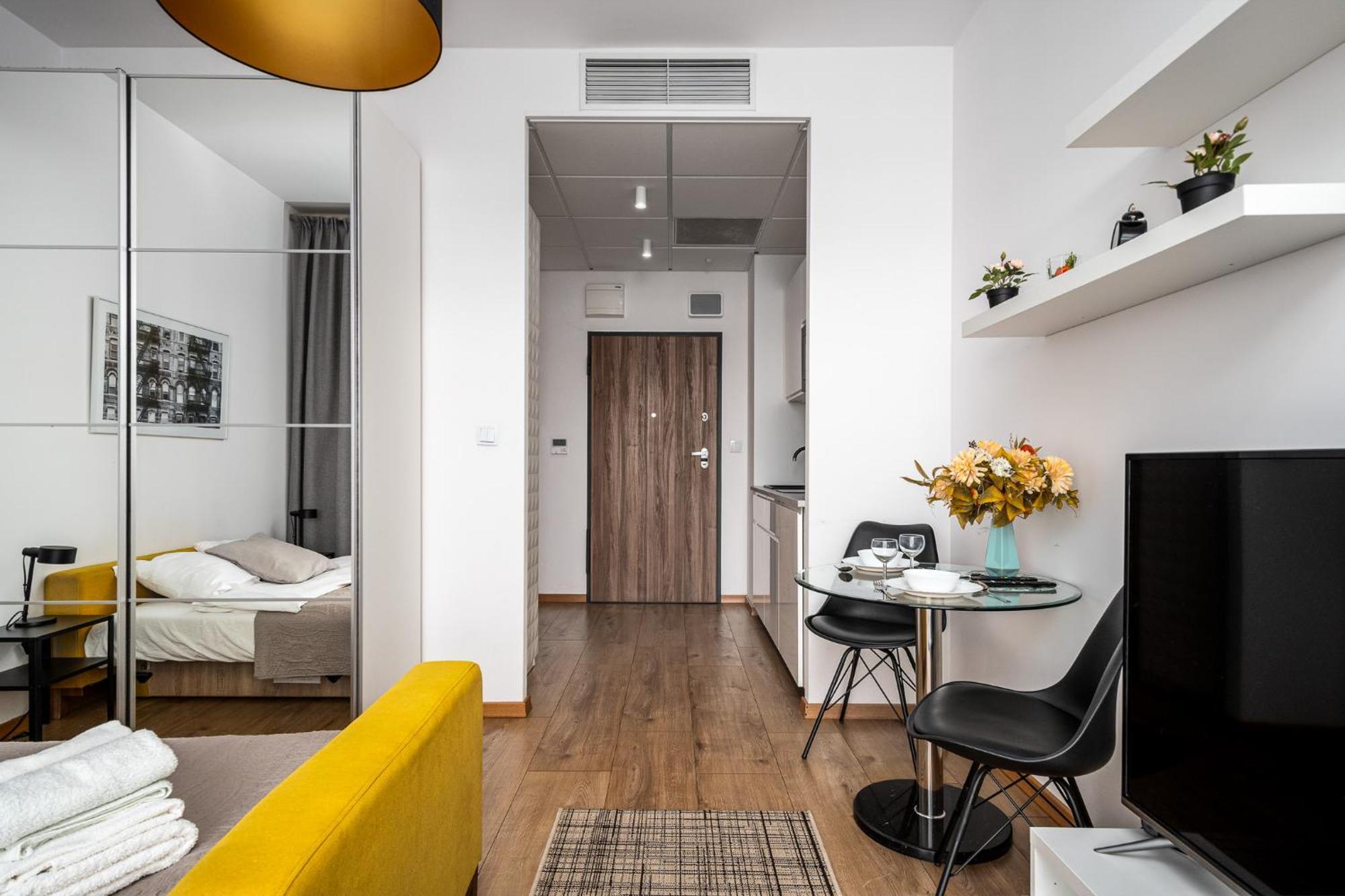 Prymasa Tysiaclecia 83A Free Garage By Perfect Apart Варшава Экстерьер фото